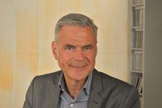 Professor Uwe Janssens